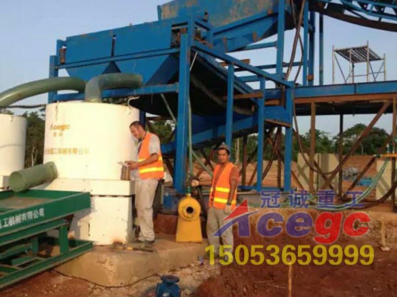 俄羅斯重選機(jī)械工作現(xiàn)場(chǎng)